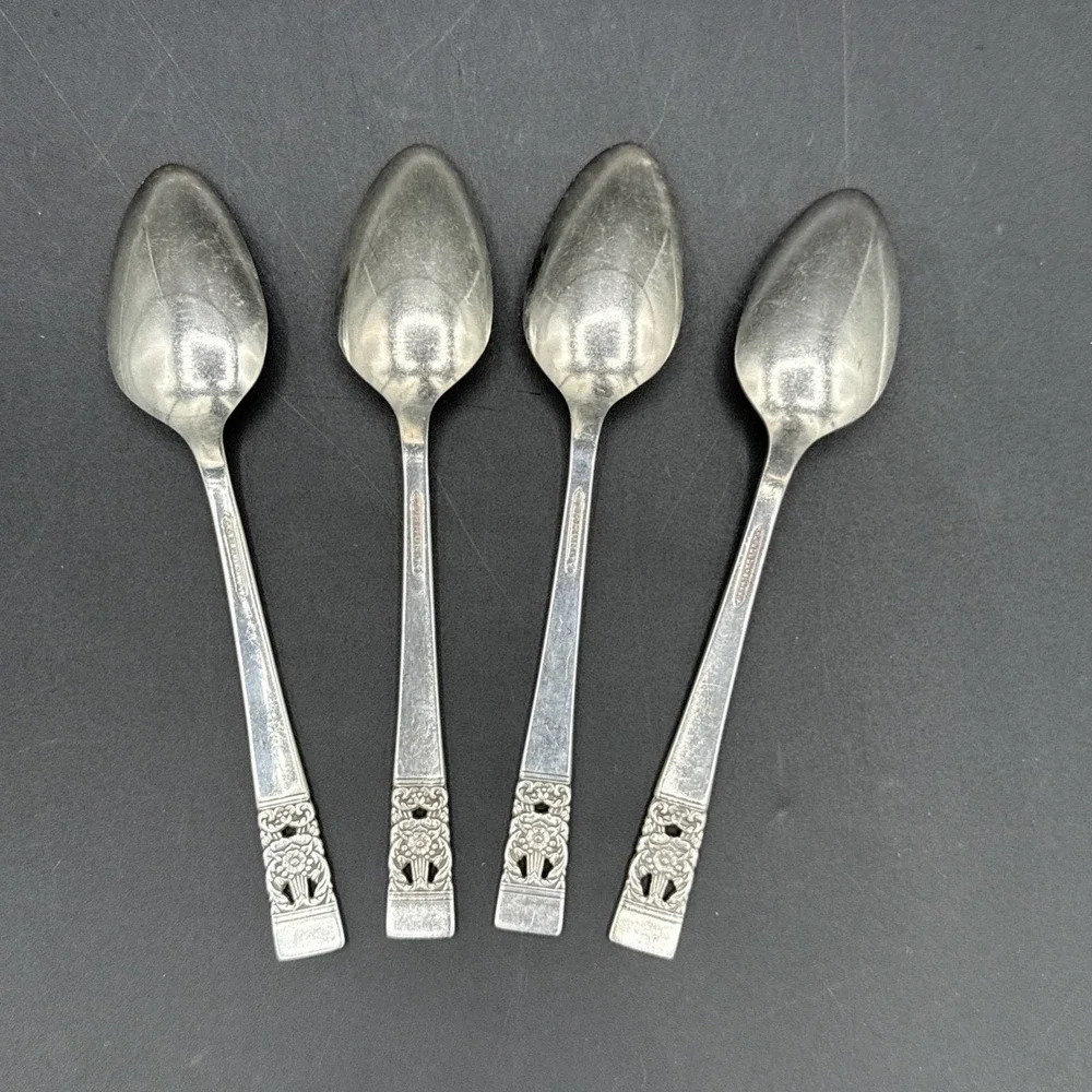Oneida Community CORONATION Silverplate Flatware 1936 Set of 4 Teaspoons Vintage